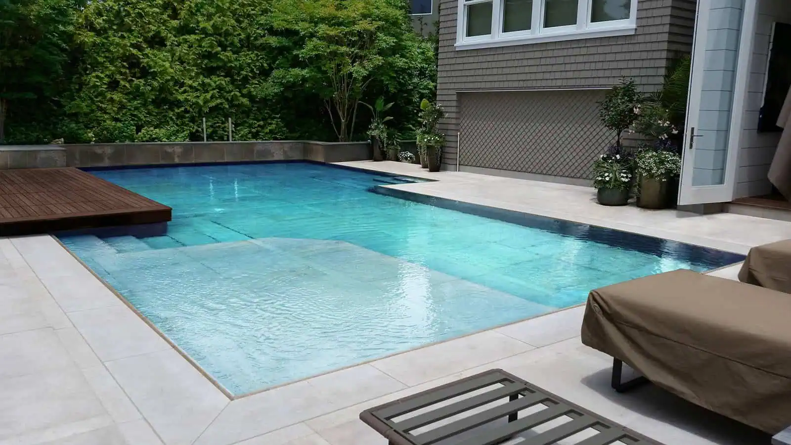 Twinscape movable swimming pool floor down